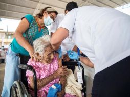 Detallan que en total se han aplicado más de dos millones 200 mil vacunas en el Estado de México. EFE/L. Villalobos