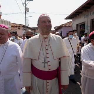Fotogalería: El nuncio Franco Coppola visita Aguililla, Michoacán