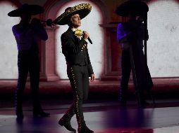 Tras recuperarse del COVID-19, Alejandro Fernández cumplirá su deseo de celebrar una fecha tan importante junto a las personas que más aprecia. AP / ARCHIVO