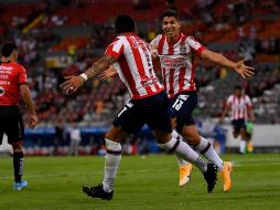 Con la victoria en el Clásico Tapatío, Chivas tiene prácticamente pie y medio en la fase final del Torneo Guard1anes 2021. IMAGO7/L. Barba