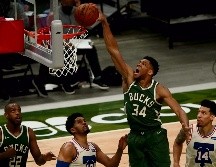 Antetokounmpo aumentó a 12 mil 023 el número de puntos en su carrera. AP/M. Gash