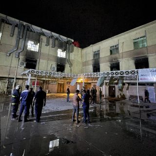 Suman 82 muertos tras explosión en hospital de Bagdad