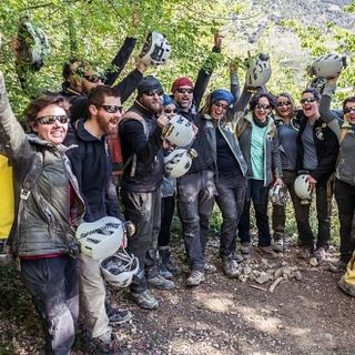 Voluntarios franceses salen de una cueva tras 40 días en aislamiento