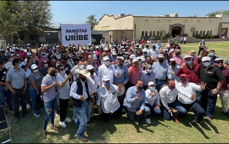 El aspirante morenista dio la bienvenida a los perfiles sumados de Acción Nacional. Cortesía