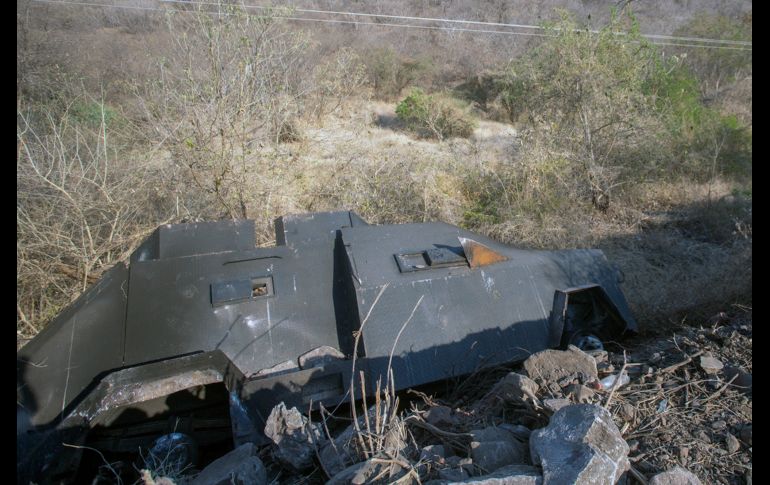 Los restos de un vehículo blindado o camión 