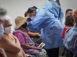 La SSJ informó sobre la recepción total de un millón 446 mil 505 vacunas contra COVID-19 de cuatro laboratorios. TWITTER / @saludjalisco