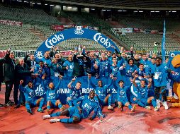 CAMPEONES. Lograron su quinta copa por encima del Standar Lieja. AP