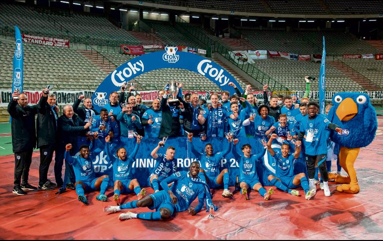 CAMPEONES. Lograron su quinta copa por encima del Standar Lieja. AP