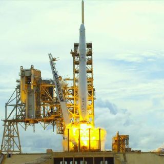 ¿En qué consiste el Programa de Tripulación Comercial de la NASA?