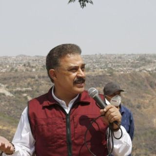 Lomelí plantea impulsar obras y servicios en Lomas del Paraíso