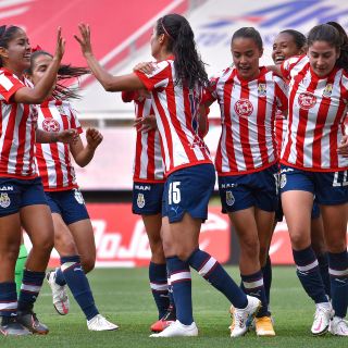 Chivas Femenil golea a las Rayadas