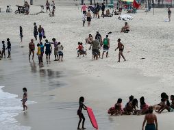 El número de casos de coronavirus cayó por tercera semana consecutiva. EFE