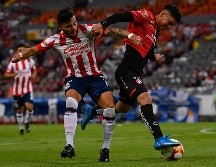 Chivas y Atlas se enfrentaron el fin de semana pasado en una edición más del Clásico Tapatío, pero ahora ambas escuadras buscarán sellar su boleto a repesca en la última fecha del certamen. IMAGO7