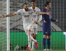 El delantero francés del Real Madrid, Karim Benzema, celebra el primer gol del equipo madridista durante el encuentro celebrado en el estadio Alfredo Di Stéfano. EFE/J. Martín