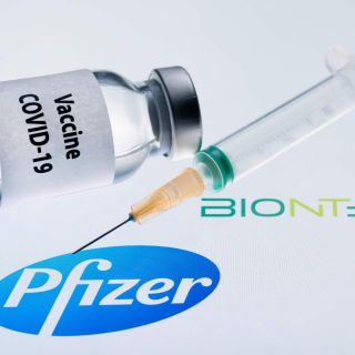 Vacuna de Pfizer necesitaría una tercera dosis