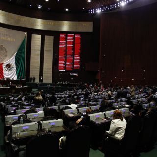 Diputados aprueban acceso gratuito a toallas femeninas en escuelas