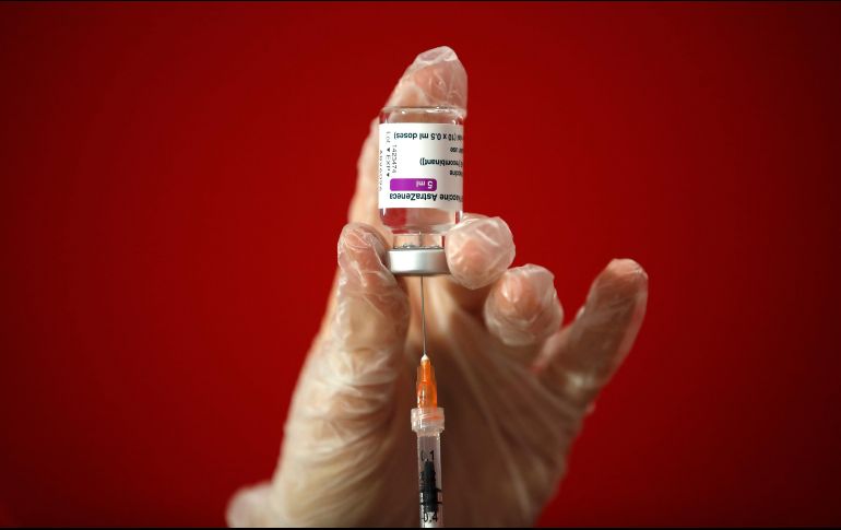 A esta altura se esperaba contar con millones de dosis de la vacuna de Oxford-AstraZeneca producidas en América Latina, pero todavía no están disponibles. AP