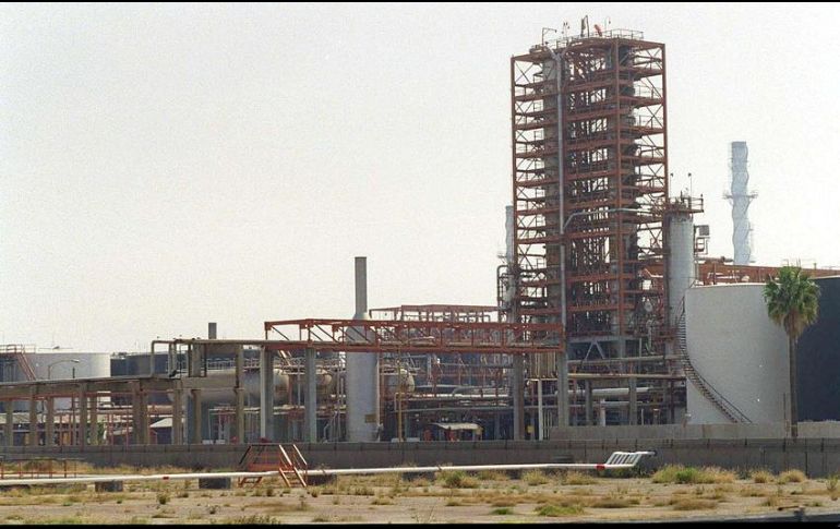 En lo que va del año, el petróleo mexicano suma una ganancia de 32.7% o 15.41 dólares. NTX/ARCHIVO