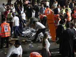 El Ejército israelí se desplazó para ayudar en la evacuación de heridos; la primeras fotografías muestran decenas de cuerpos cubiertos con mantas en el piso. EFE/D. Cohen