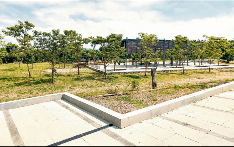 Entre las decenas de obras que le dieron un nuevo rostro al Parque Natural Huentitán, destaca la pista abierta a corredores de campo traviesa. ESPECIAL