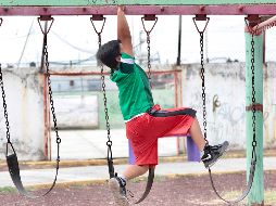 Al finalizar su conferencia de prensa matutina en Palacio Nacional, AMLO envió un abrazo fraterno a los menores en su día. SUN / B. Fregoso