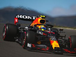 En su segundo ensayo libre, ''Checo'' terminó en la décima posición. EFE / J. Sena Goulao