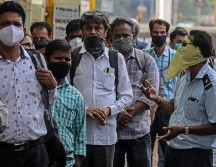 Este viernes, se informó de 385 mil nuevas infecciones en 24 horas en la India, un récord mundial. EFE/D. Solanki