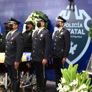 Rinden homenaje a policía estatal asesinado en cumplimento de su deber en Tepatitlán