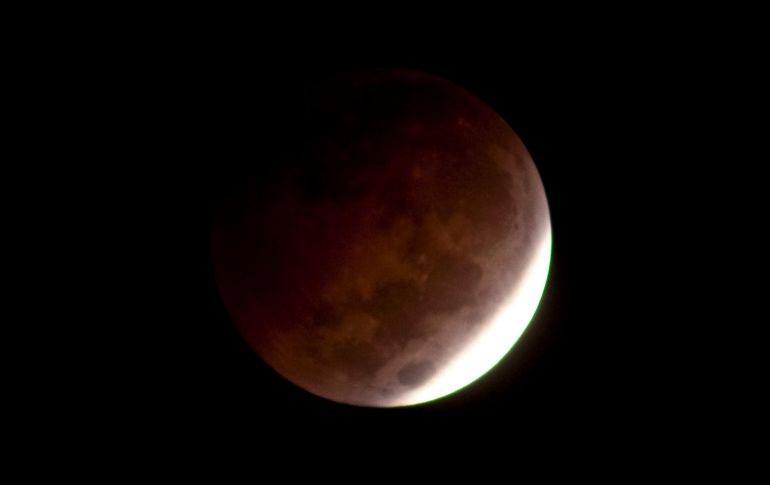 El 26 de mayo, un eclipse total de Luna podrá ser visto en el continente americano, en algunas partes de Japón, Australia y en el este de Asia. NTX / ARCHIVO