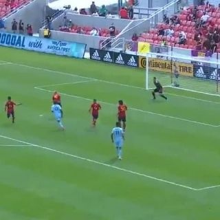 Así fue el primer gol de Alan Pulido en la temporada de la MLS