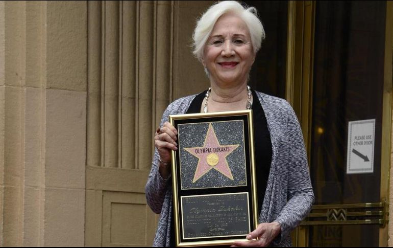 Olympia Dukakis debutó en la obra 