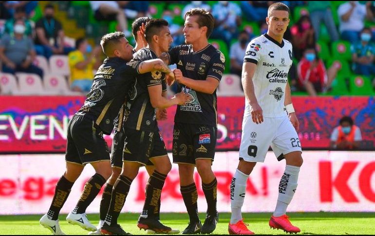 Ángel Mena marcó los dos goles por parte del León. IMAGO7/L. Miranda