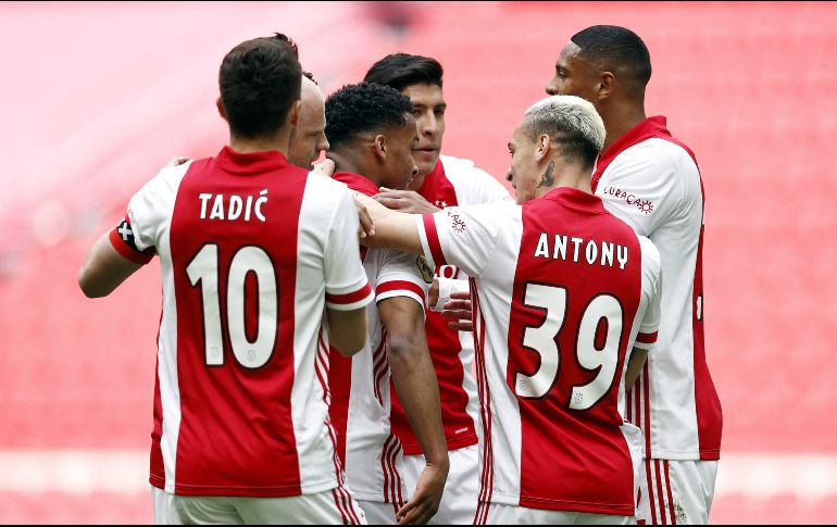 Con este título el Ajax asienta su dominio en la competición. AFP / M. Van Steen