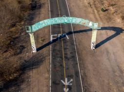 Un tramo de la carretera Apatzingán-Aguililla. El municipio de Aguililla está en disputa por los cárteles Nueva Generación y de La Nueva Familia Michoacana. AFP/ARCHIVO