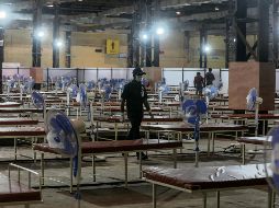 REBASADOS. El país asiático enfrenta graves problemas de falta de material médico y oxígeno.  EFE