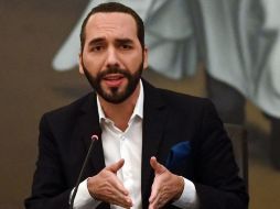 A dos años de conseguir un triunfo histórico en las elecciones, Bukele cuenta con un gran apoyo popular pero cada vez recibe más críticas por un supuesto mandato de tintes autoritarios. MARVIN RECINOS / AFP