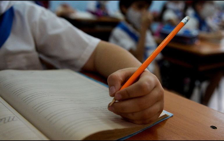 La aplicación de la prueba PISA para estudiantes de secundaria se ha suspendido. AFP/ARCHIVO