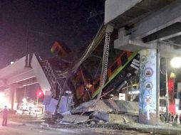 Servicios de emergencia y ambulancias ya están en el lugar. TWITTER / @SUUMA_CDMX