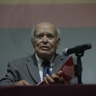 El padre ''Chayo'', ícono de la ciudad y del Estadio Jalisco