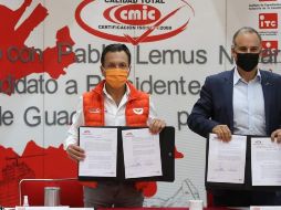 Pablo Lemus firmó la carta compromiso de CMIC Jalisco como parte del foro “Construyendo Propuestas”. ESPECIAL