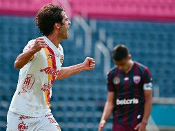 ÚNICO. Víctor Milke festeja el autogol de Moragrega. IMAGO7