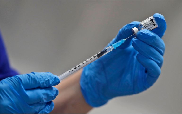 La campaña de vacunación se ha acelerado en Canadá y el país espera recibir al menos 10 millones de dosis este mes. Más del 34% de los canadienses han recibido al menos una inyección. AFP / ARCHIVO