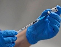 La campaña de vacunación se ha acelerado en Canadá y el país espera recibir al menos 10 millones de dosis este mes. Más del 34% de los canadienses han recibido al menos una inyección. AFP / ARCHIVO