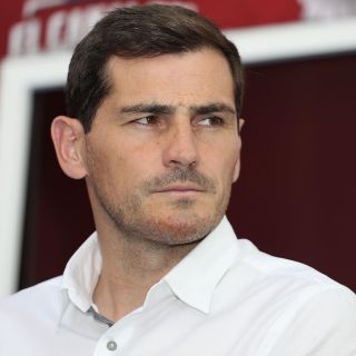 Iker Casillas es hospitalizado por dolor en el pecho