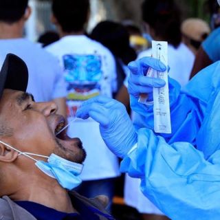 Detectan dos casos de la cepa británica de COVID-19 en Puerto Escondido