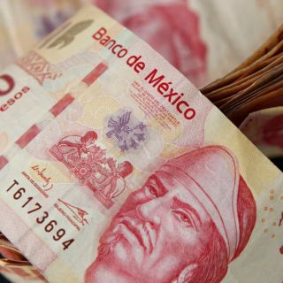 El peso cierra en su peor nivel desde hace un mes