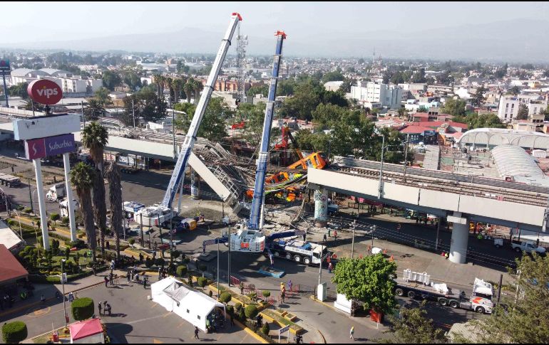 La caída de la trabe del elevado de la llamada Línea Dorada ha provocado la muerte de 25 personas, entre ellos menores de edad. SUN / ARCHIVO