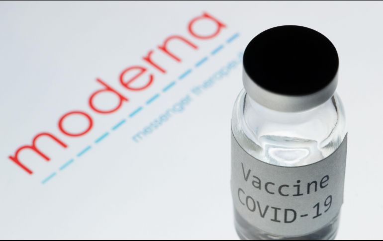 Moderna anunció además que ha elevado sus previsiones de ventas de la vacuna para el conjunto del año hasta un total de 19 mil 200 MDD. AFP / ARCHIVO