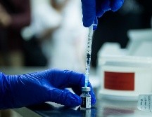 La cantidad diaria de dosis administradas está disminuyendo y las autoridades quieren convencer a los indiferentes o escépticos de que se vacunen. AFP / ARCHIVO