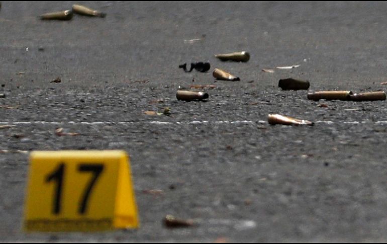 La sobreviviente es atendida en un hospital por heridas producidas por impacto de arma de fuego. EFE / ARCHIVO